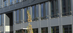 An exterior view of the BB Business and Economics